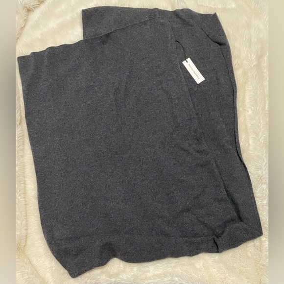 White + Warren Accessories - New White + Warren Cashmere Scarf, Charcoal Heather